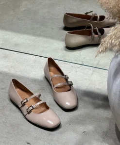 ALICIA P - Beige lak læder - Ballerina med rem
